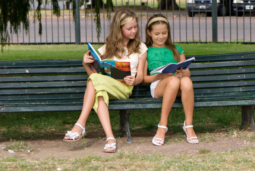 Почему современные школьники не читают книги? - психолог о неправильной тенденции