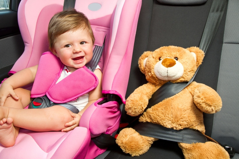 Путешествия с малышом: как ездить на машине в жару