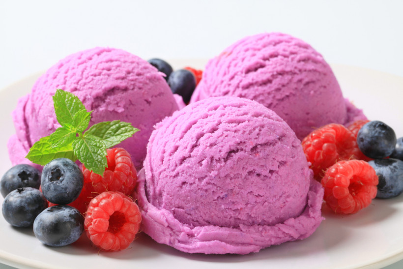 3 рецепта для сладкоежки с красивой фигурой: легкие десерты из ягод