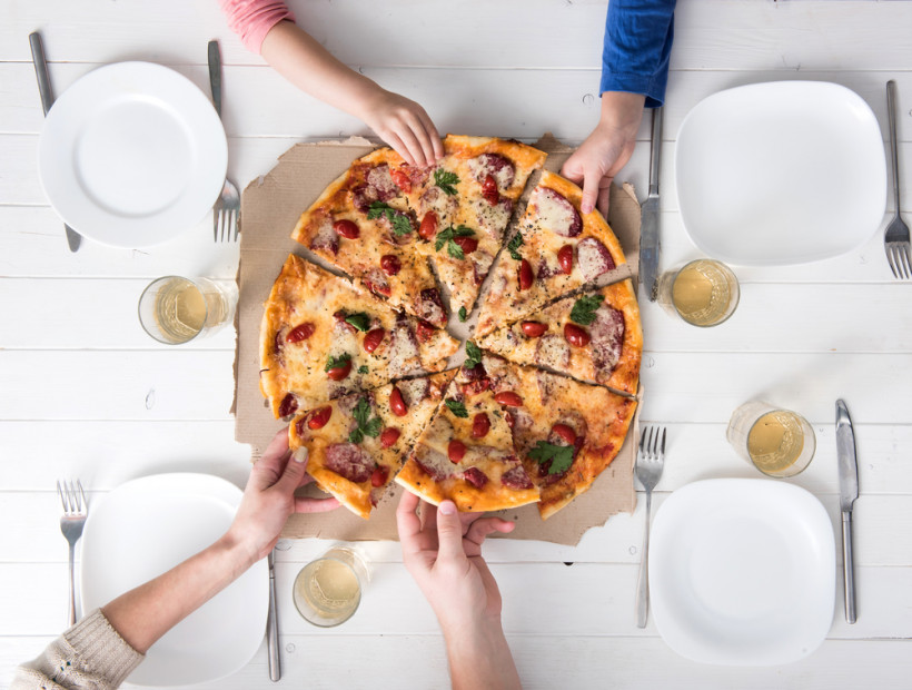 Пицца для всей семьи: 5 способов приготовить вкусное тесто