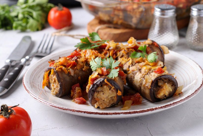 рулетики з баклажанів з куркою