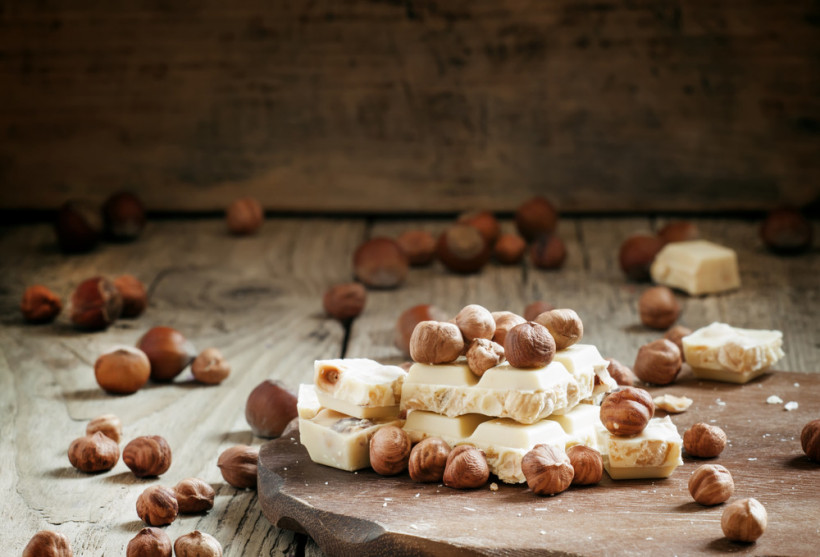 Орехи в белом шоколаде