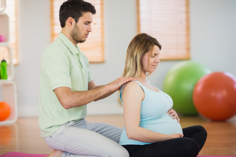 масаж вагітним