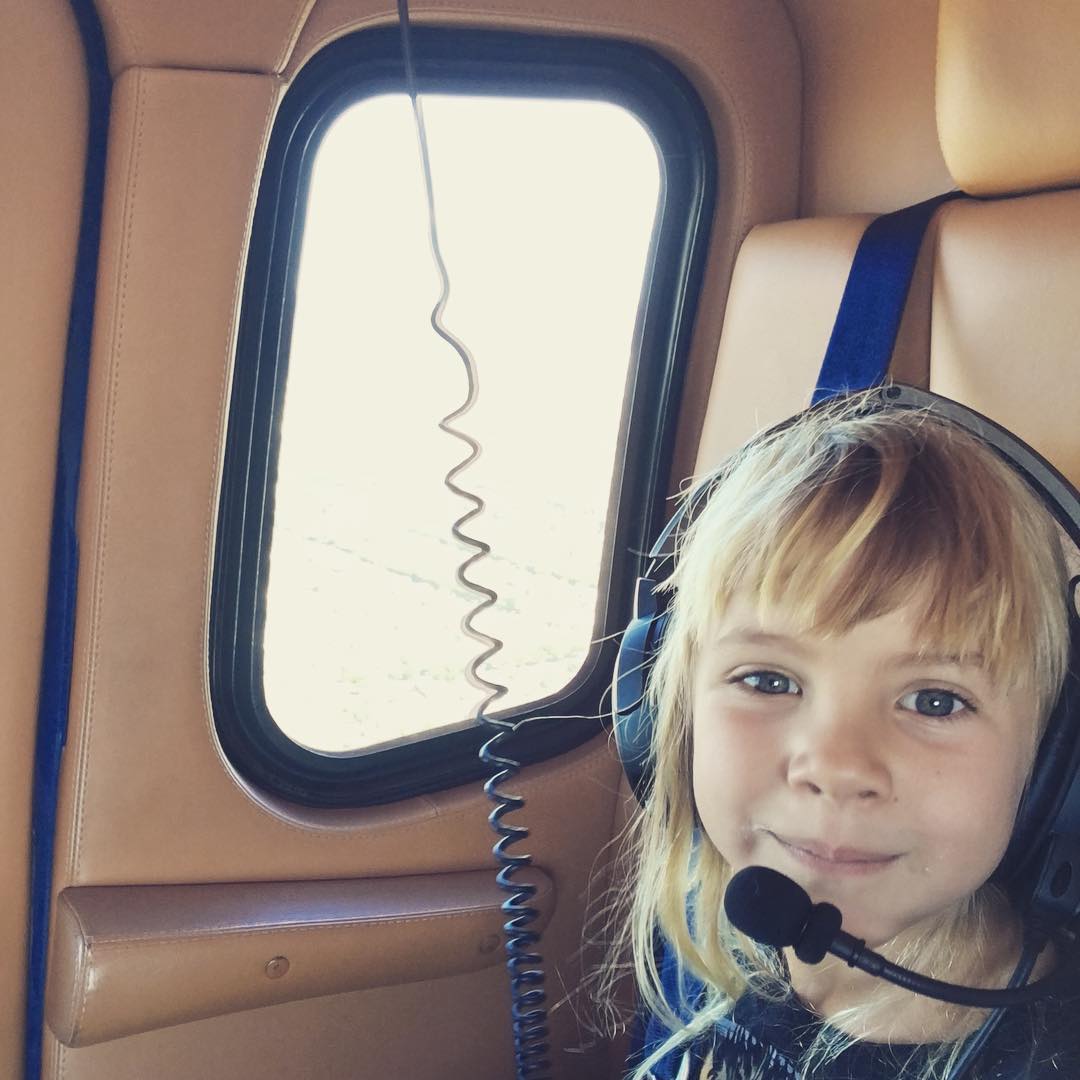 Дочь Пинк в самолете