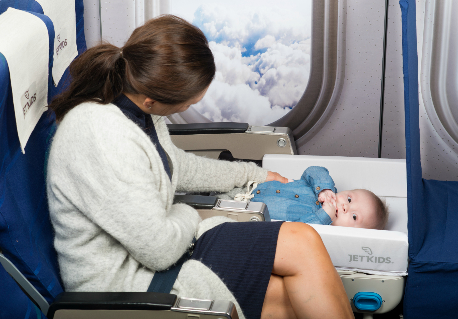 малыш в самолете