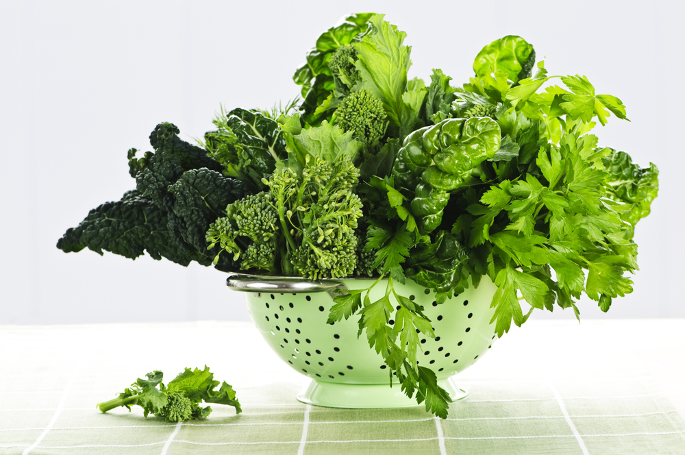 Зеленые листовые овощи и зелень для улучшения фертильности
