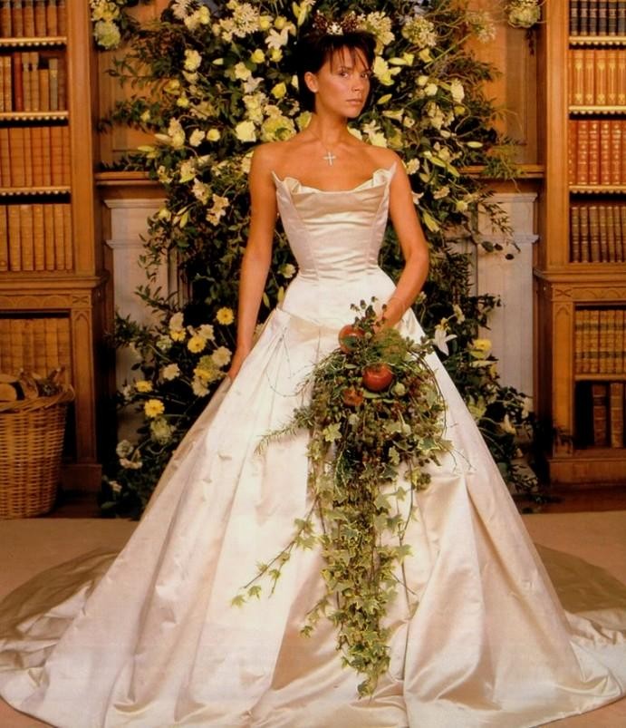 Виктория Бекхэм в свадебном платье