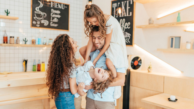 Все на позитиві: позитивне спілкування як секрет гарних сімейних відносин