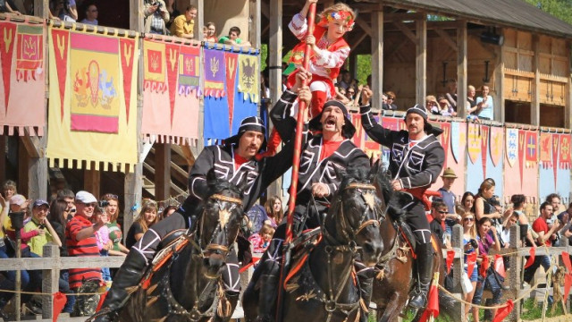 Фестиваль "Кентавры": под Киевом состоится уникальное конно-каскадерское шоу