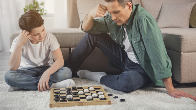 польза игры шашки