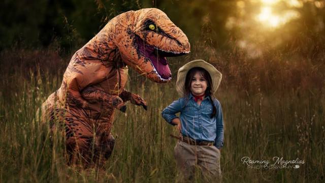 фото мальчика с динозавром