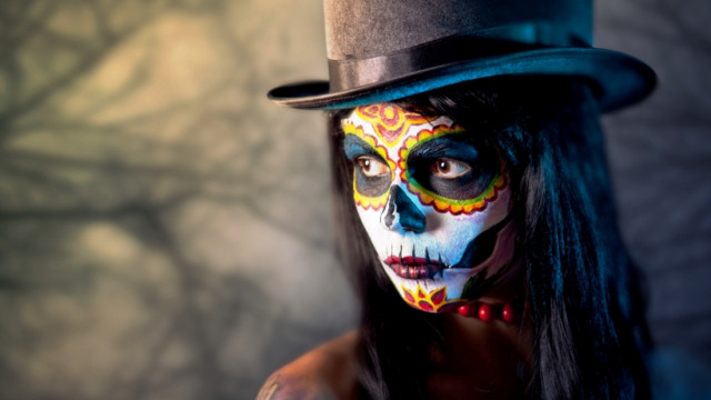 Стильный образ для Хэллоуина: простые идеи создания яркого лука