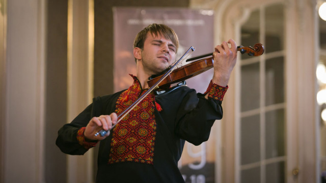 Международный конкурс скрипачей Олега Крысы