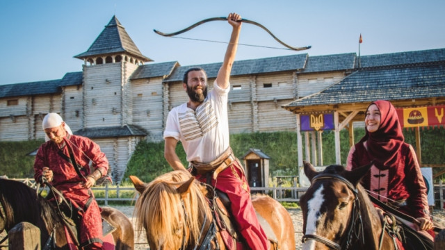 Киевлян приглашают посетить Международный фестиваль конных боевых искусств  "Скифы"