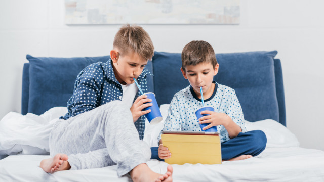 дети в пижаме