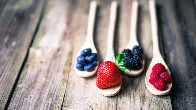 фрукты и ягоды