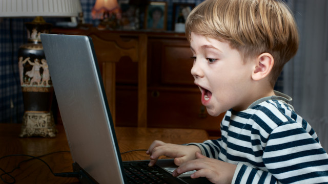 Деньги в интернете: какие риски для детей разного возраста связаны с ними — рассказывает эксперт