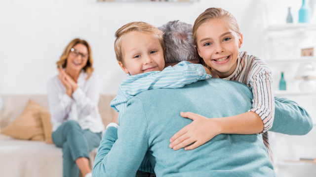 день объятий