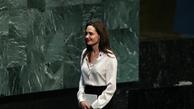 Анджелина Джоли