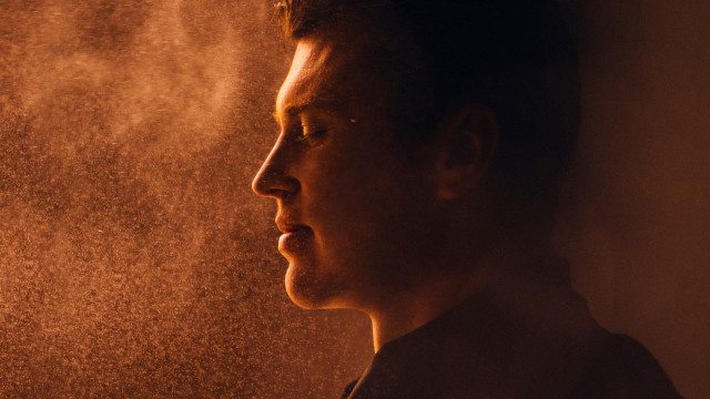 Музыка, которая исцеляет: виртуоз Евгений Хмара выпустил пятый, самый целительный альбом