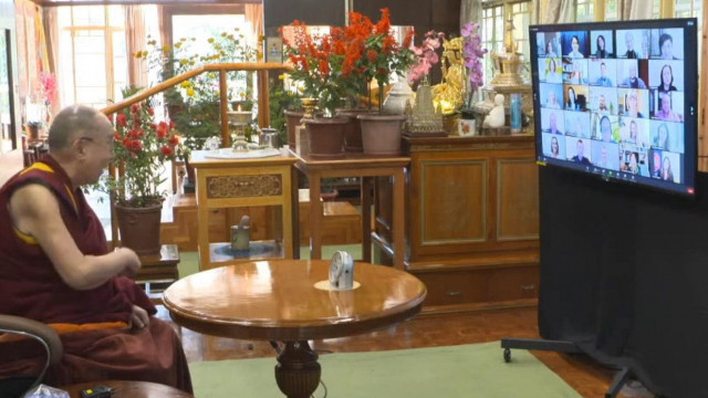 Далай-лама XIV впервые в истории провел диалог с украинцами в прямом эфире. Тезисы беседы