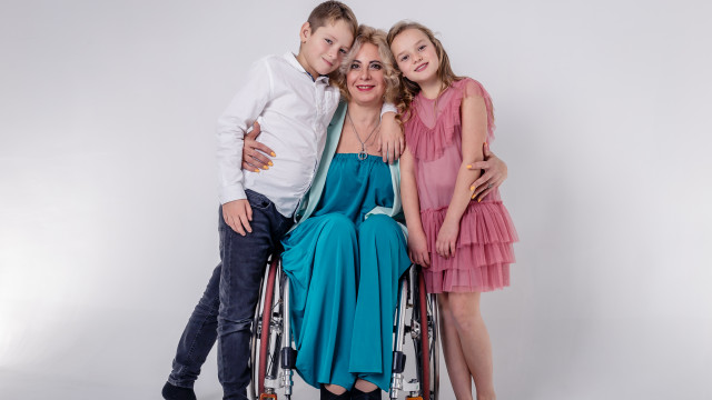 Олена Акопян