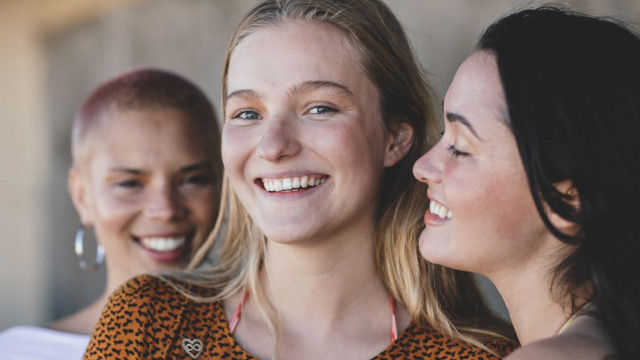 благочинні брошки