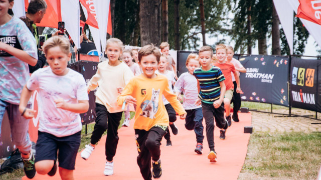 спорт діти біжать