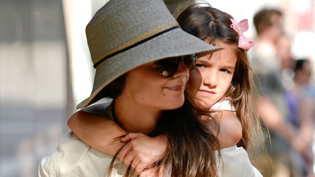 Звездная мама Кэти Холмс с дочкой