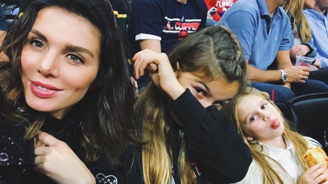 Это третий? Анна Седокова беременна от тайного бойфренда