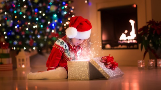 Подарунок дівчинці, Різдво, Новий рік