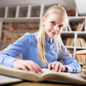 книги про місячні