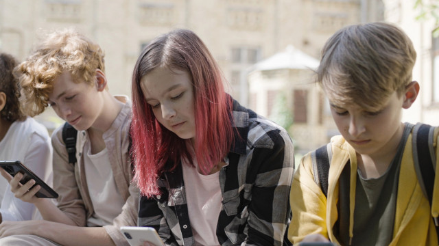 діти в інтернеті