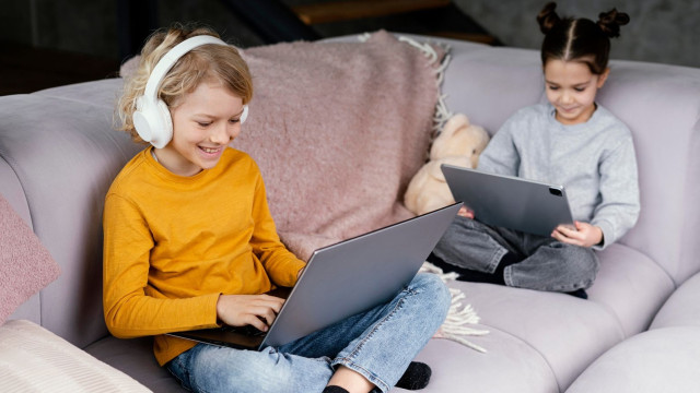 дівчата в інтернеті безпека