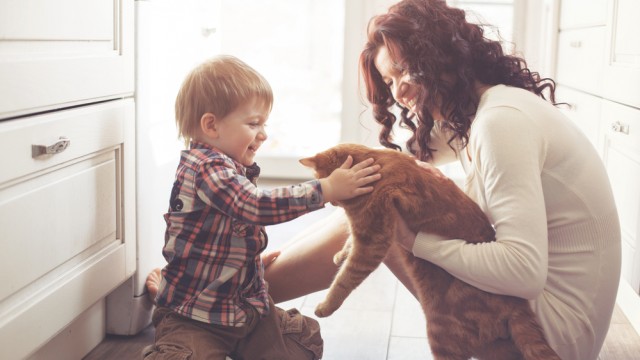 Мама з дитиною