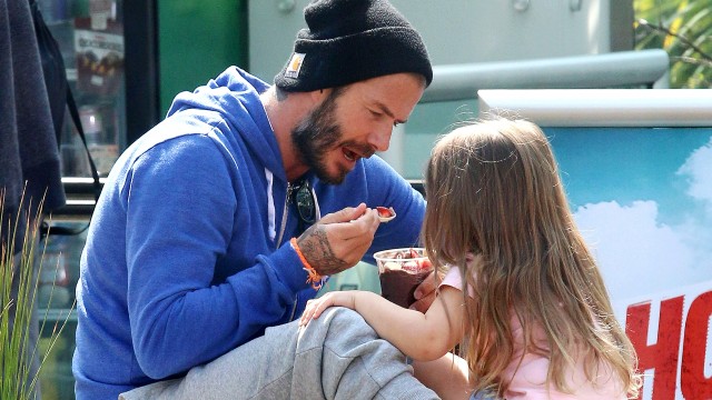 Дбайливий тато Девід Бекхем