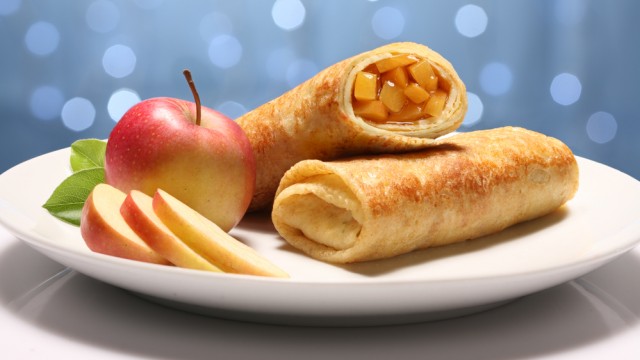 млинці з яблуками