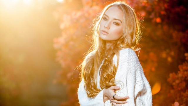 Симпатичная девушка