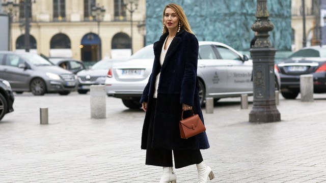 Стильная девушка на улице