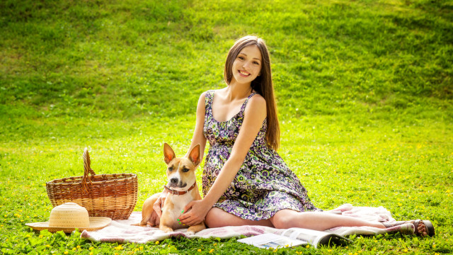 беременная на пикнике