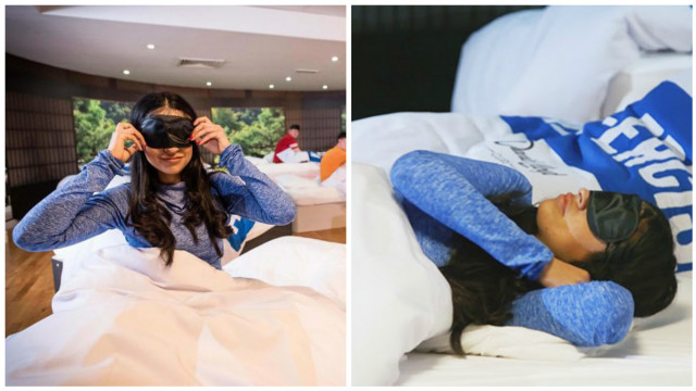 Жінка спить