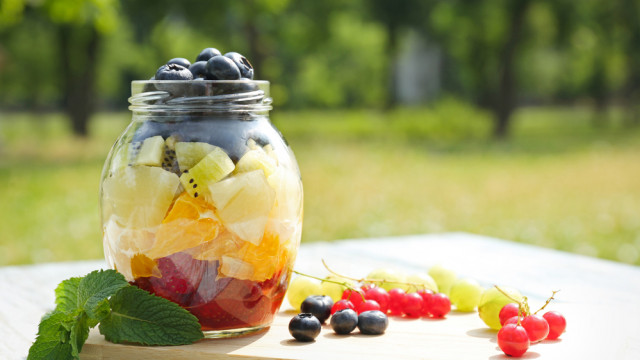 фрукти літні