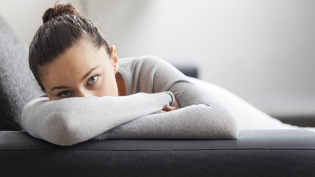 жінка сумна