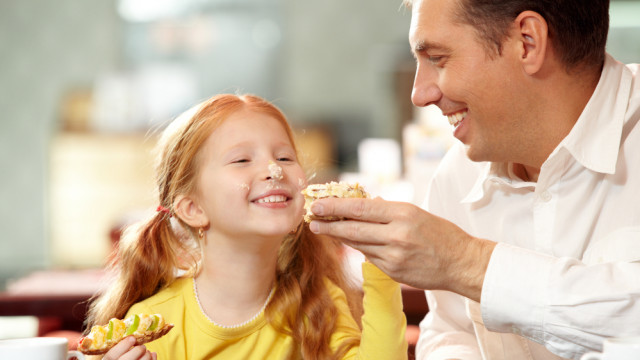 не ругайте людей на людях