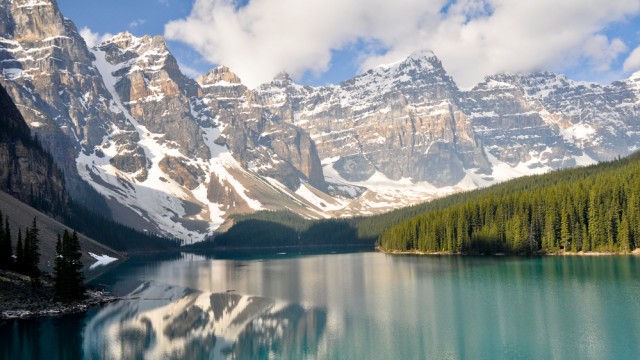 Вид на гори в Канаді