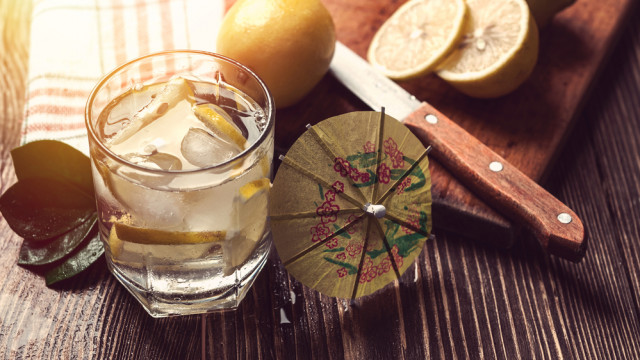 вода з льодом