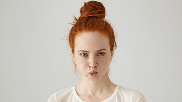 девушка в веснушках