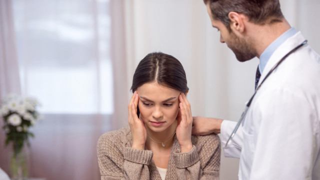 жінка у лікаря