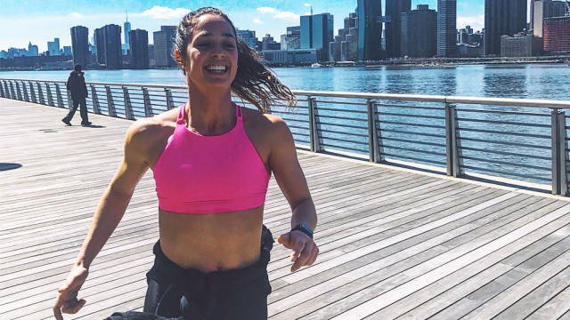 Челси Агиар.