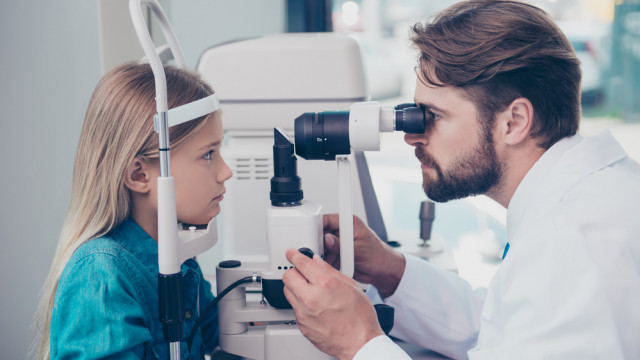 ребенок у окулиста